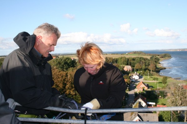 Rapelling. Udfordrende og lærerigt.